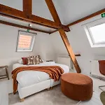 The Blue House - Guest Suite 2